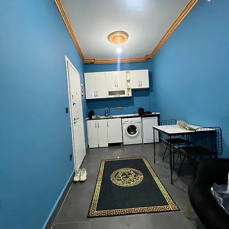 Papa Roncalli Street Apartment